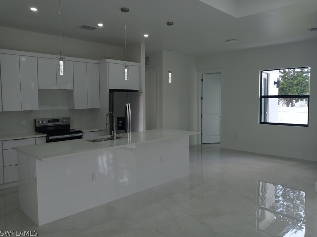 810 Homestead Rd, Lehigh Acres FL 33974-7600 exterior