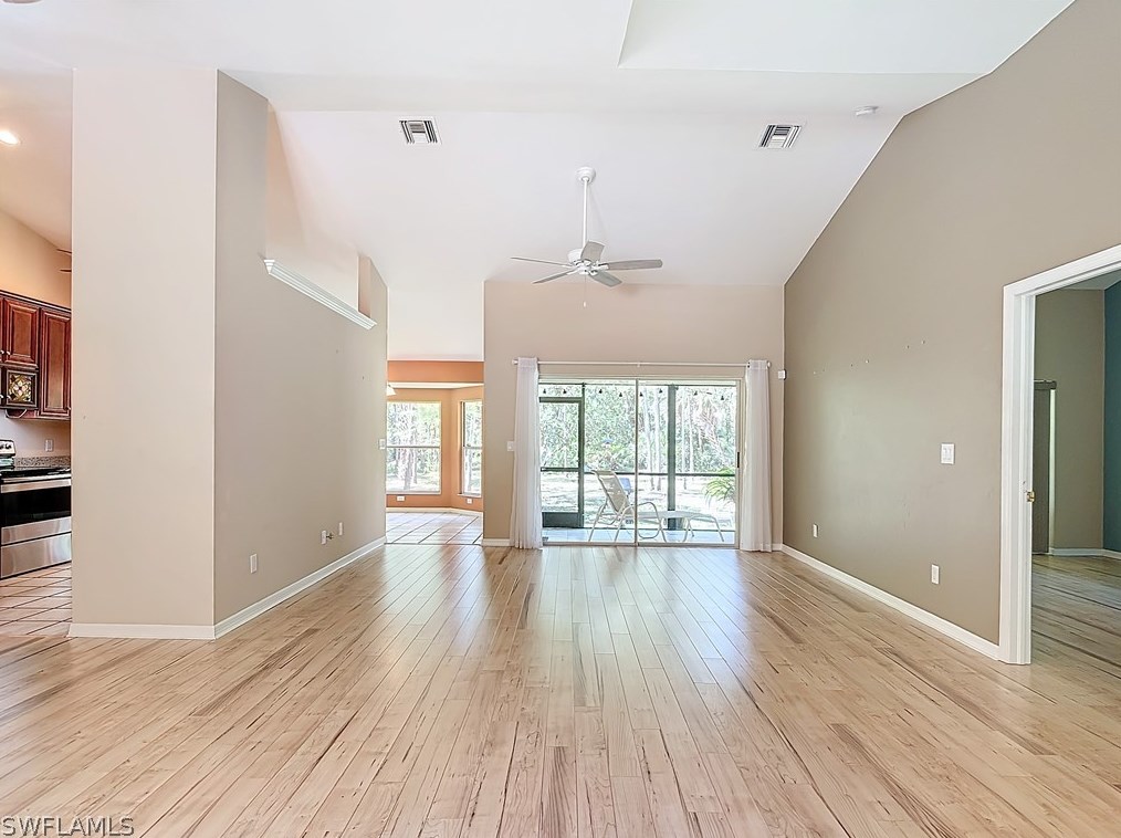 3661 5th Ave, Naples FL  34117-4109 exterior