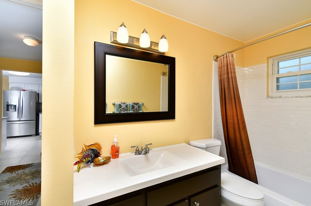 421 Robert Ave, Lehigh Acres FL exterior