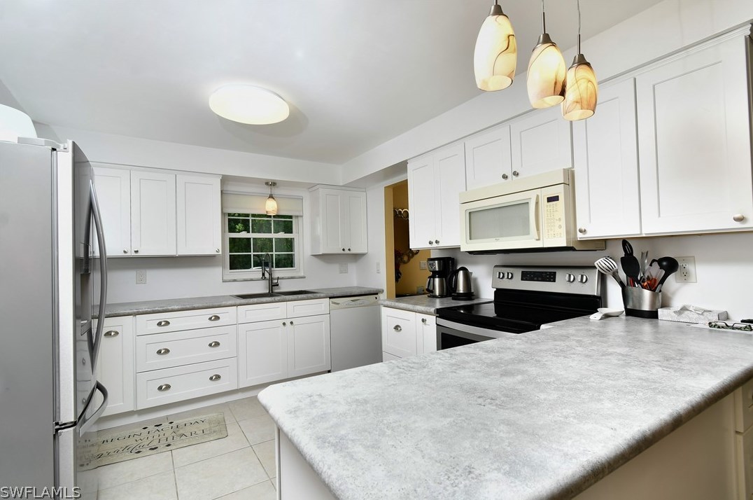 421 Robert Ave, Lehigh Acres FL exterior