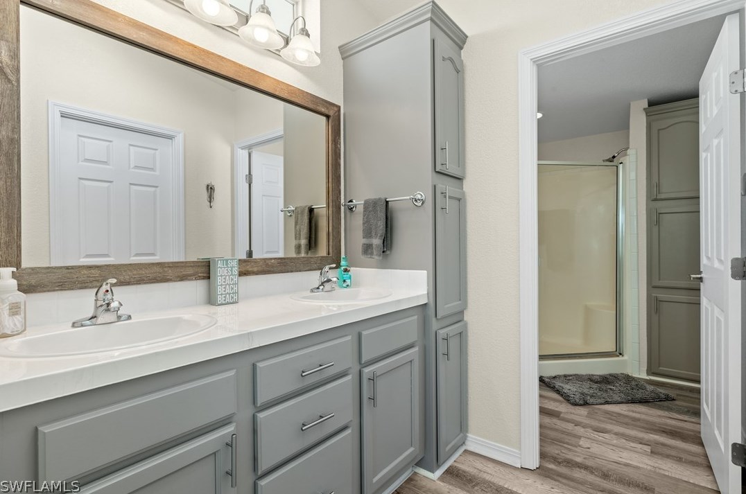 2950 Sloop Ln, Saint James City FL  33956-2388 exterior