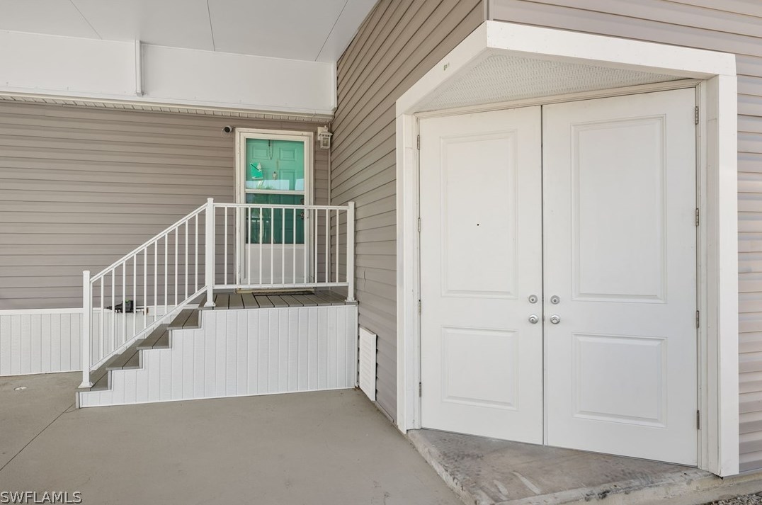 2950 Sloop Ln, Saint James City FL  33956-2388 exterior