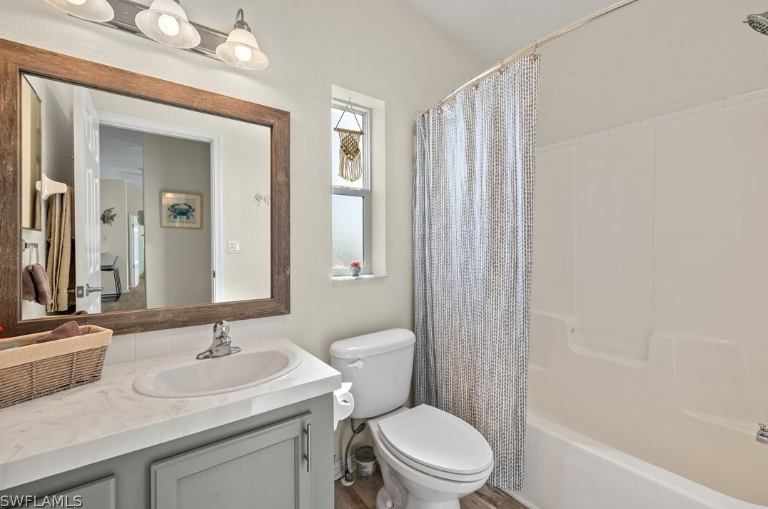 2950 Sloop Ln, Saint James City FL  33956-2388 exterior