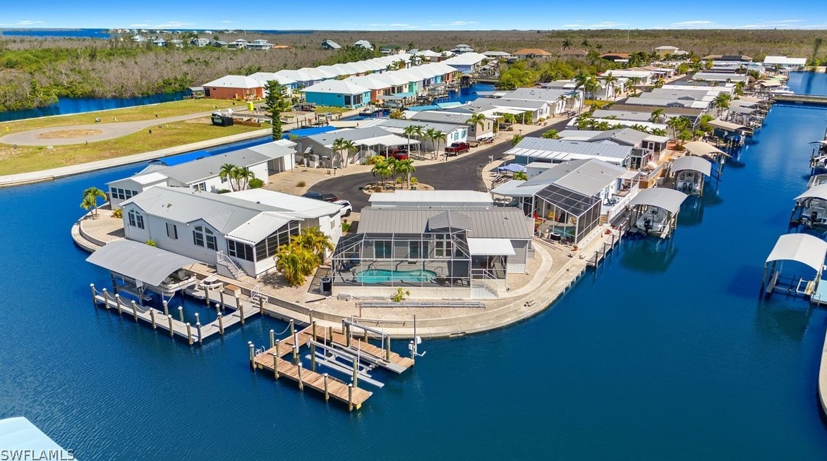 2950 Sloop Ln, Saint James City FL  33956-2388 exterior