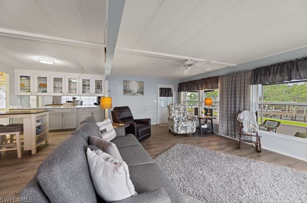 339 Shoreland Dr, Fort Myers FL  33905-3147 exterior