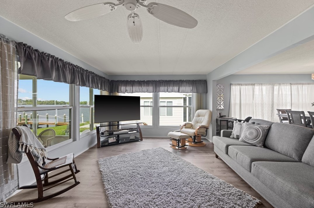 339 Shoreland Dr, Fort Myers FL  33905-3164 exterior