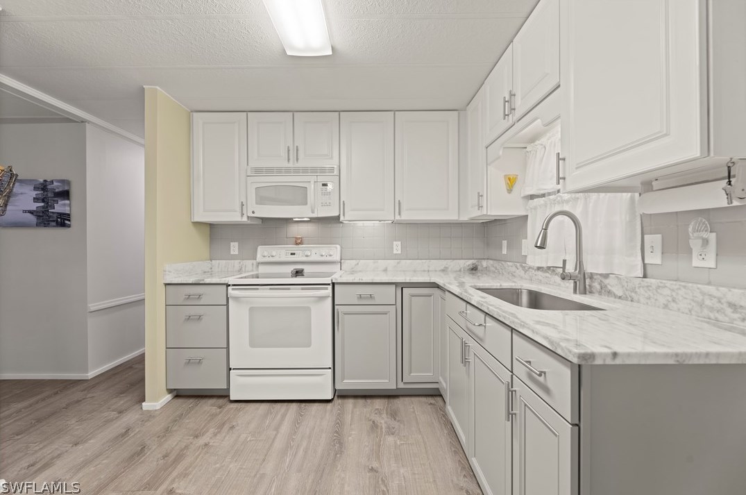 339 Shoreland Dr, Fort Myers FL  33905-3147 exterior