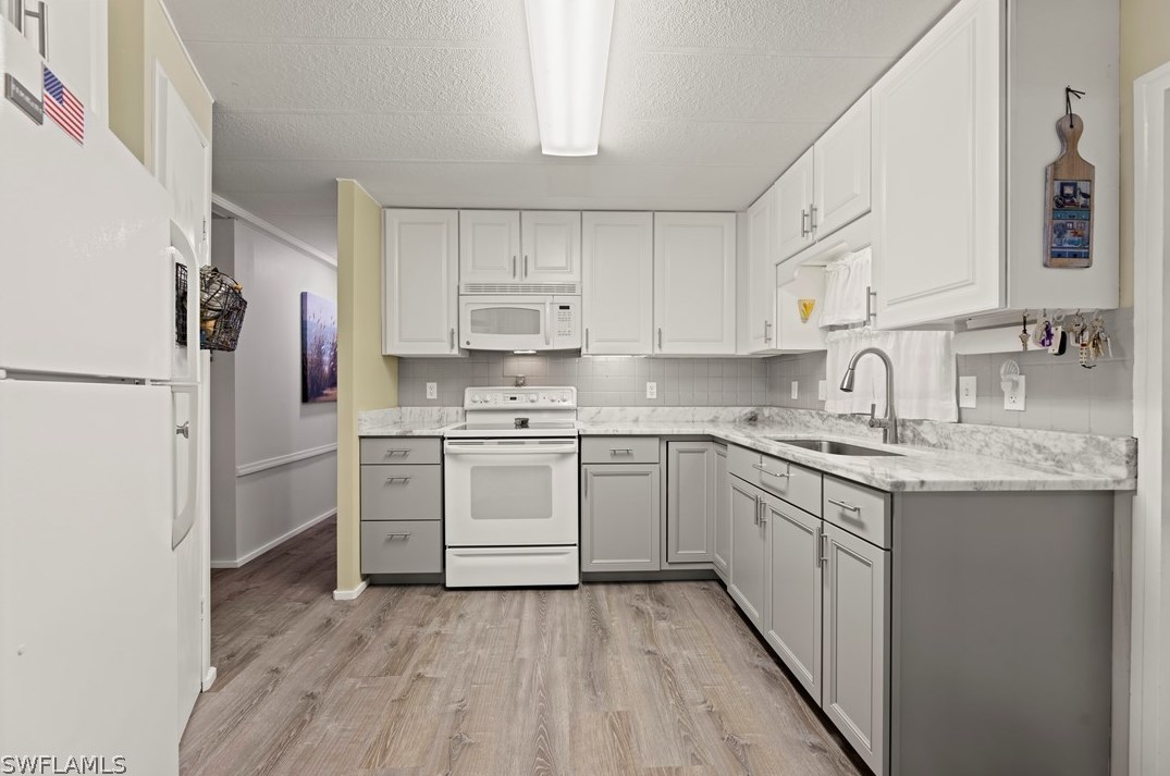 339 Shoreland Dr, Fort Myers FL  33905-3147 exterior