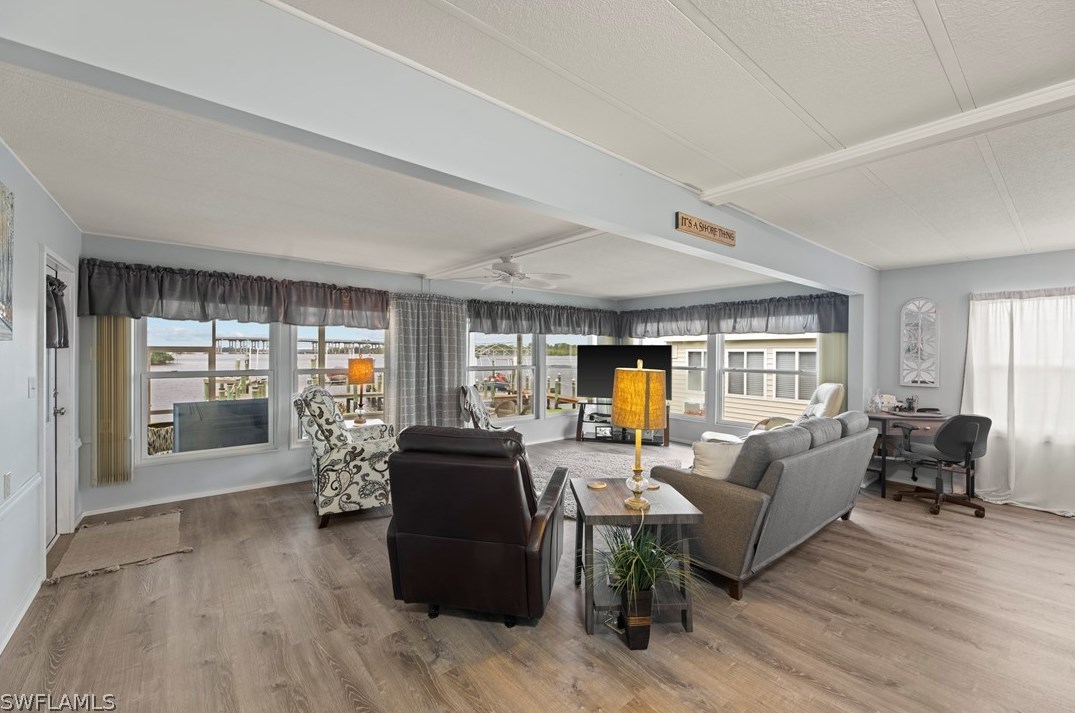 339 Shoreland Dr, Fort Myers FL  33905-3147 exterior