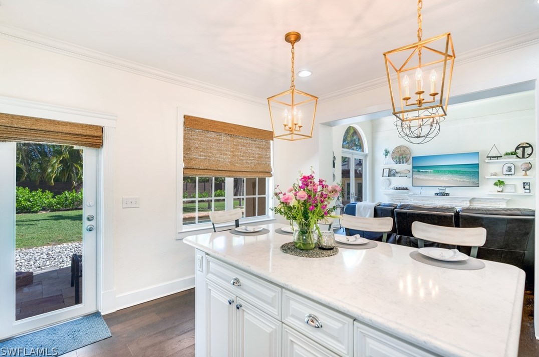 1221 Canterbury Dr, Fort Myers FL  33901-8762 exterior