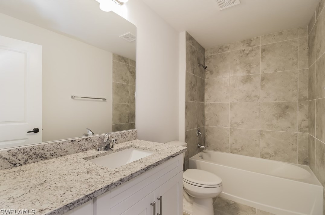 2704 31 St, Lehigh Acres FL  33971-5748 exterior