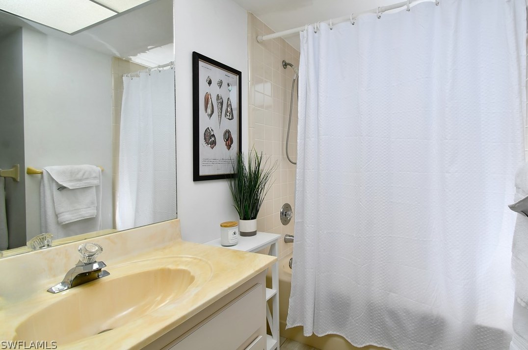 2 Regency Ct, Lehigh Acres FL  33936-5287 exterior