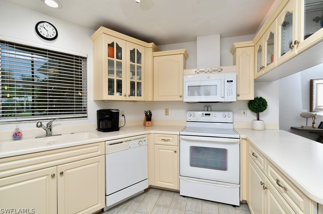 2 Regency Ct, Lehigh Acres FL  33936-5287 exterior