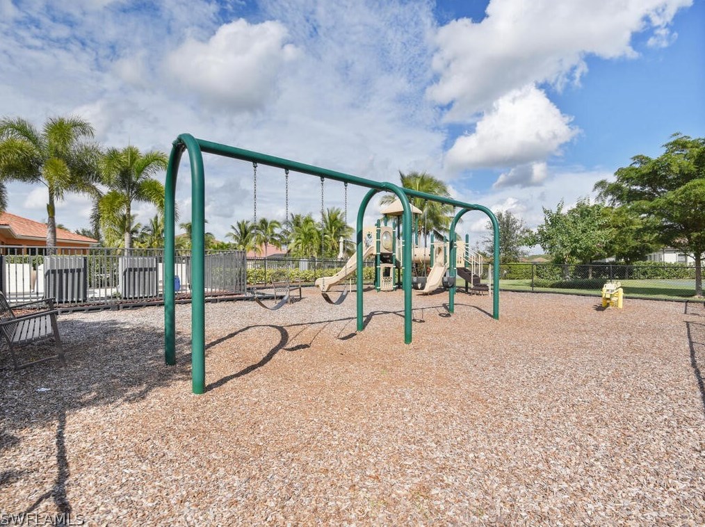 10929 Cherry Laurel Dr, Fort Myers FL 33912-8906 exterior