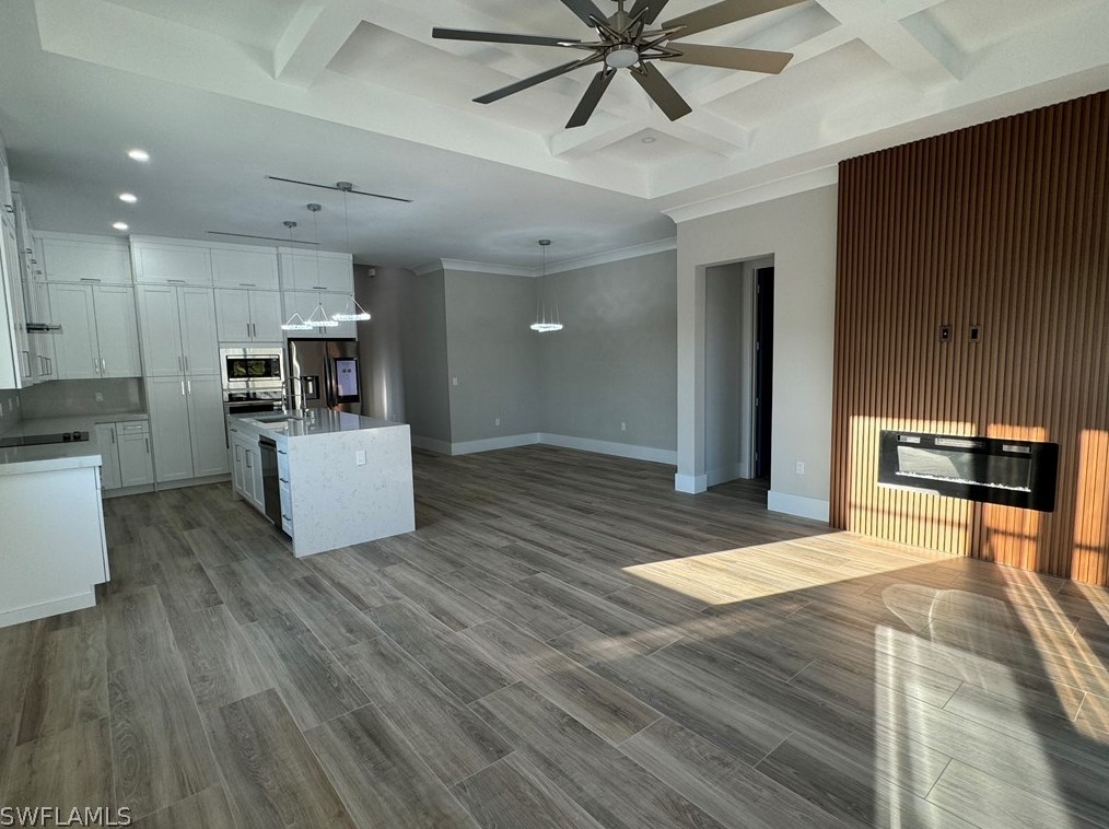 689 101 Ave, Naples FL 34108-3206 exterior