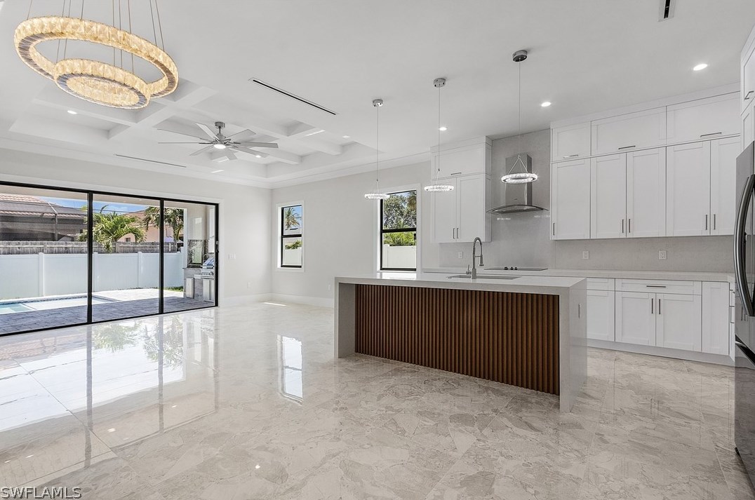 689 101 Ave, Naples FL 34108-3206 exterior