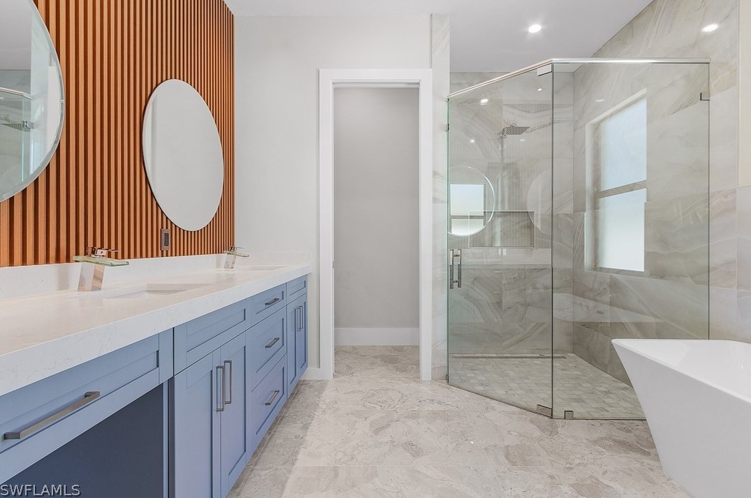 689 101 Ave, Naples FL 34108-3206 exterior