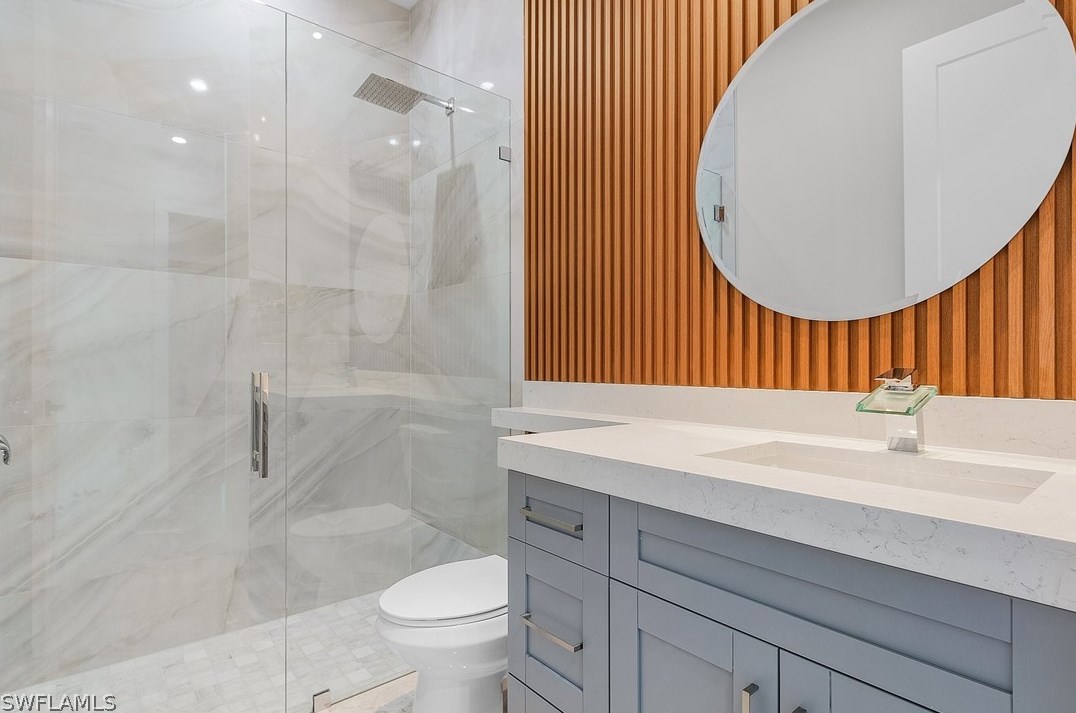 689 101 Ave, Naples FL 34108-3206 exterior