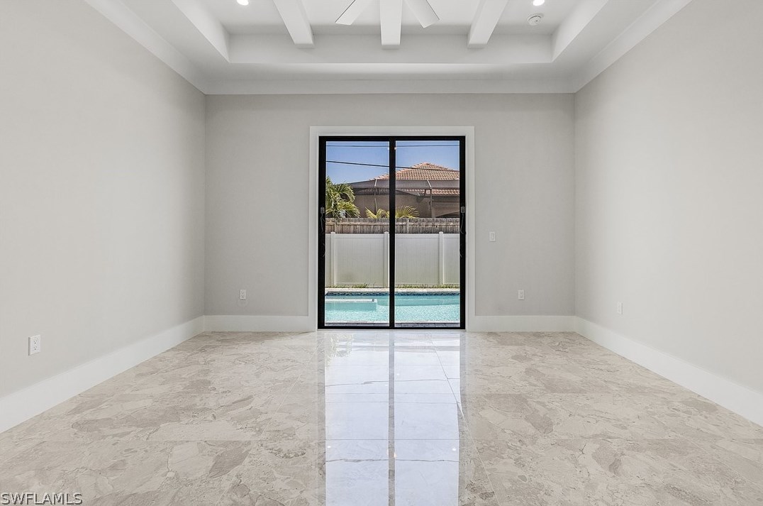 689 101 Ave, Naples FL 34108-3206 exterior