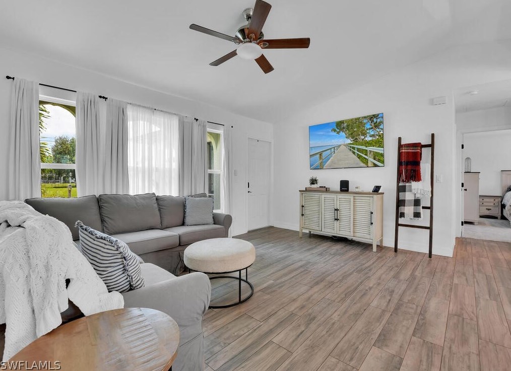 1621 6 Ln, Cape Coral FL  33990-1606 exterior