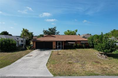 322 SE 47th Street, Cape Coral, FL 33904 - Photo 1