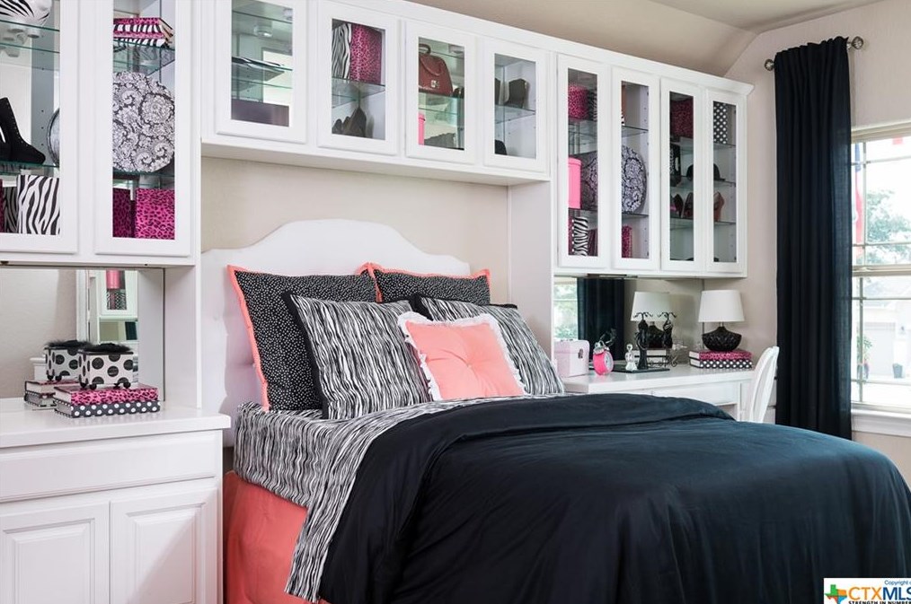 1028 Stone Xing, New Braunfels TX 78132-2150 exterior