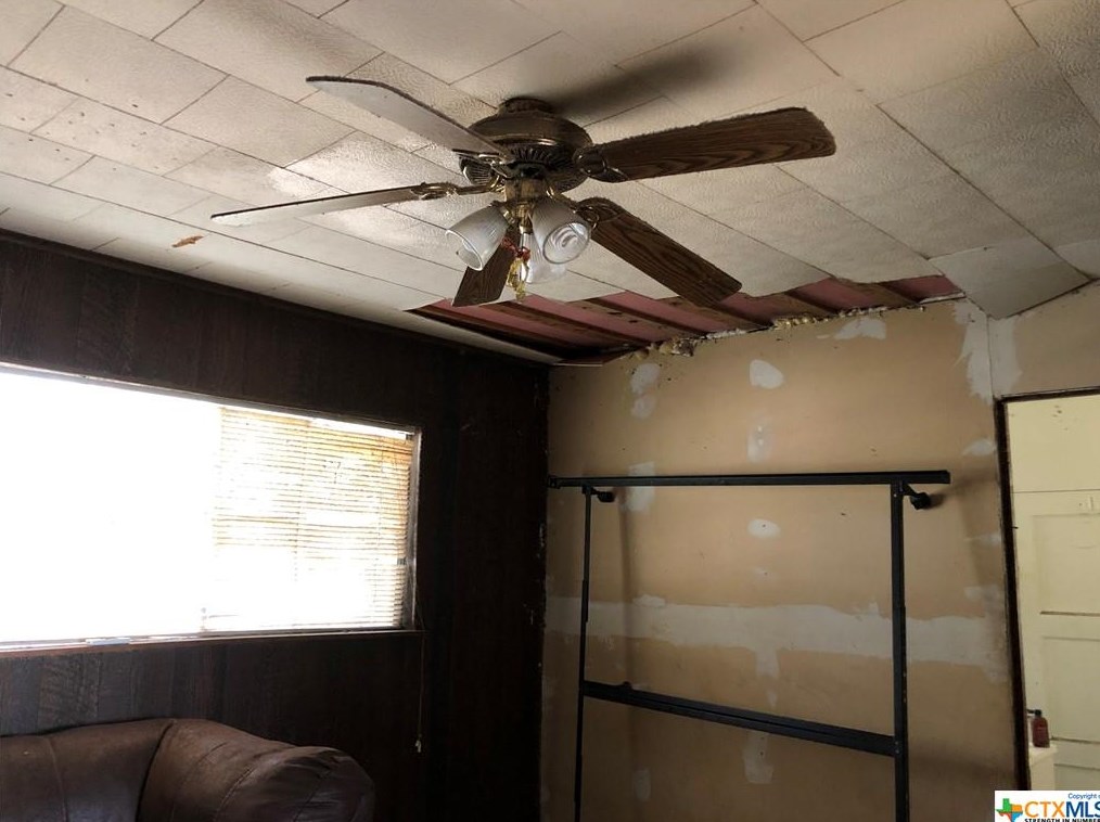 2205 San Antonio St, New Braunfels TX 78130-6764 exterior