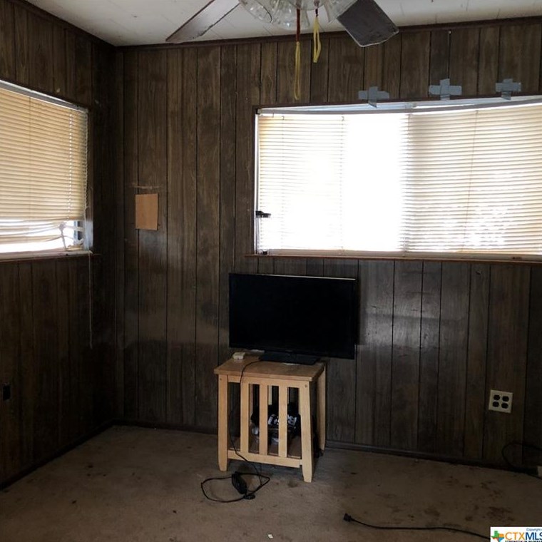 2205 San Antonio St, New Braunfels TX 78130-6764 exterior