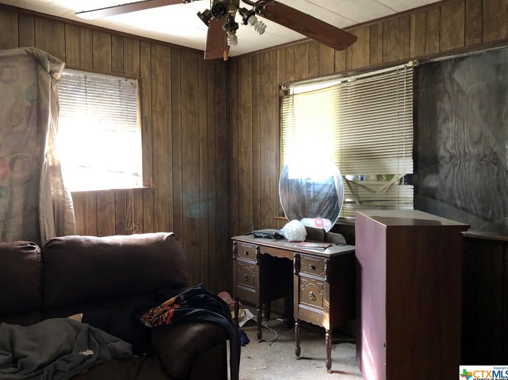 2205 San Antonio St, New Braunfels TX 78130-6764 exterior