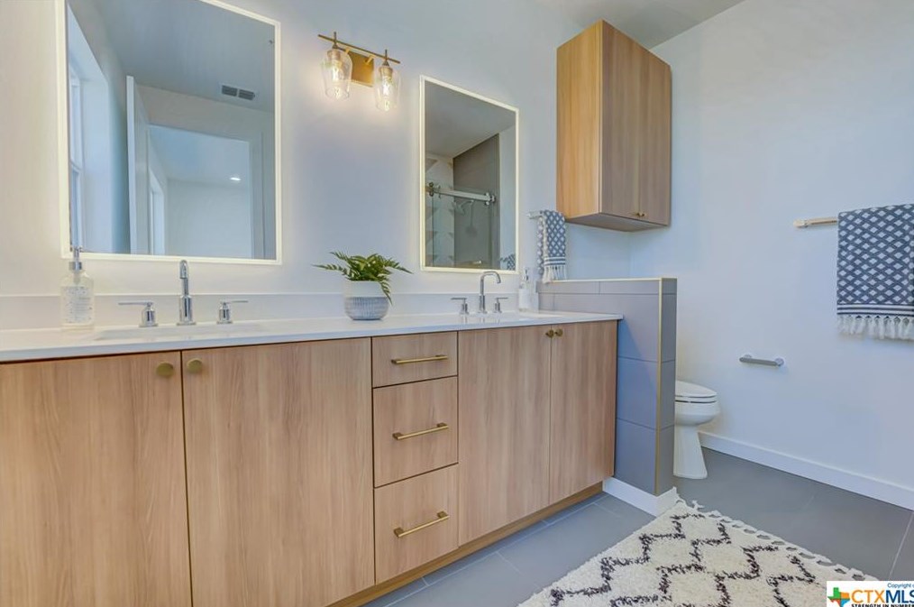 657 Stadtbach St, New Braunfels TX 78130-5461 exterior