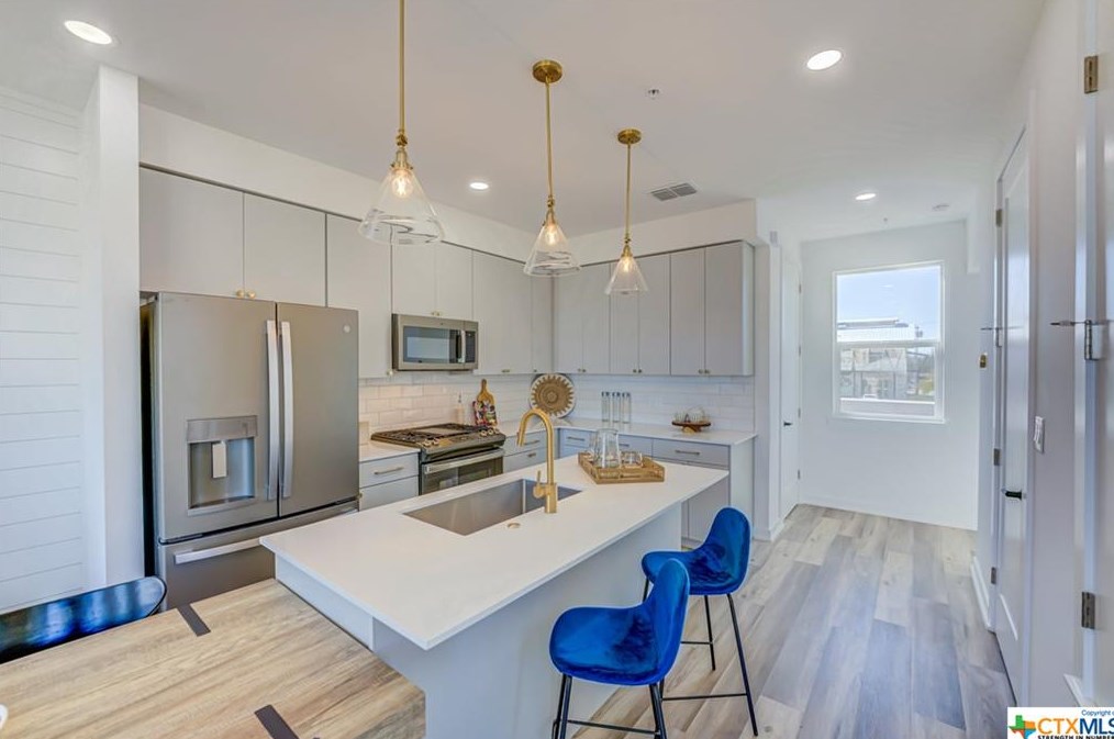 657 Stadtbach St, New Braunfels TX 78130-5461 exterior