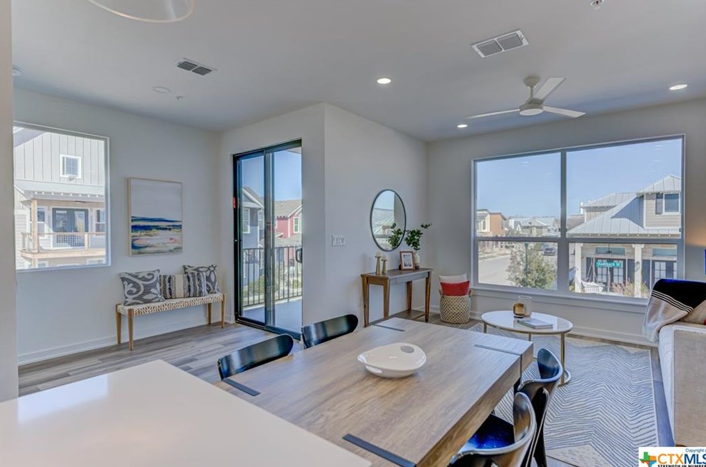 657 Stadtbach St, New Braunfels TX 78130-5461 exterior