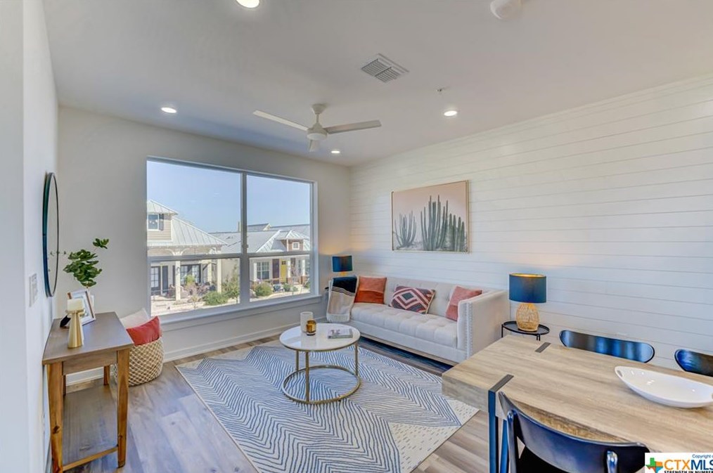 657 Stadtbach St, New Braunfels TX 78130-5461 exterior