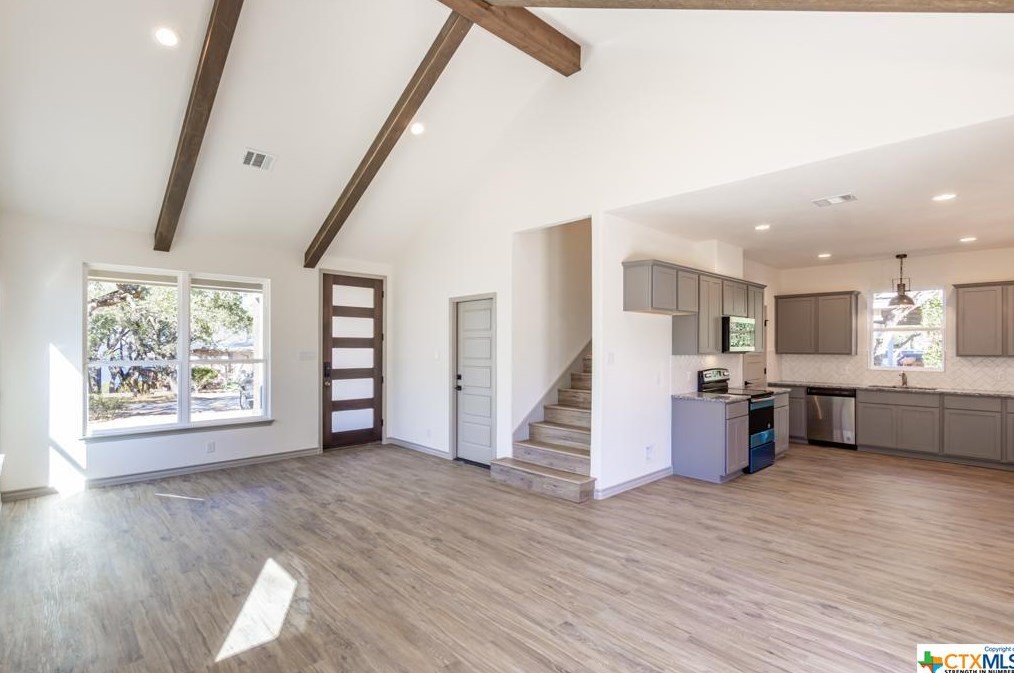 2563 Robin Hood Dr, New Braunfels TX 78133-3645 exterior