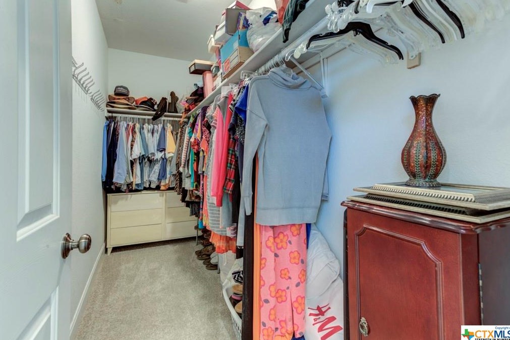 1025-1031 Kings Cv Dr, New Braunfels TX exterior