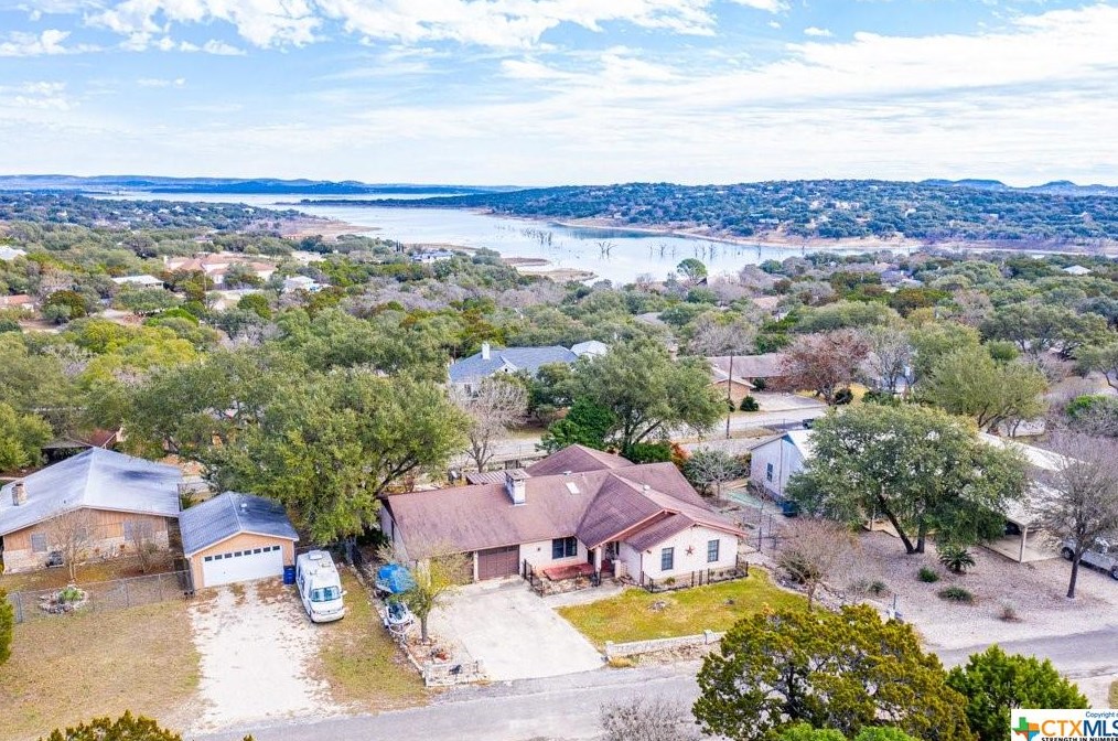 116 Middle Ln, New Braunfels TX 78133-4353 exterior