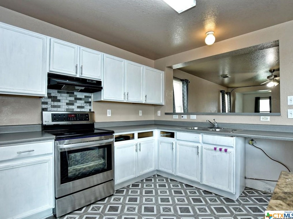 3920 Cherokee Blvd, New Braunfels TX  78132-5085 exterior