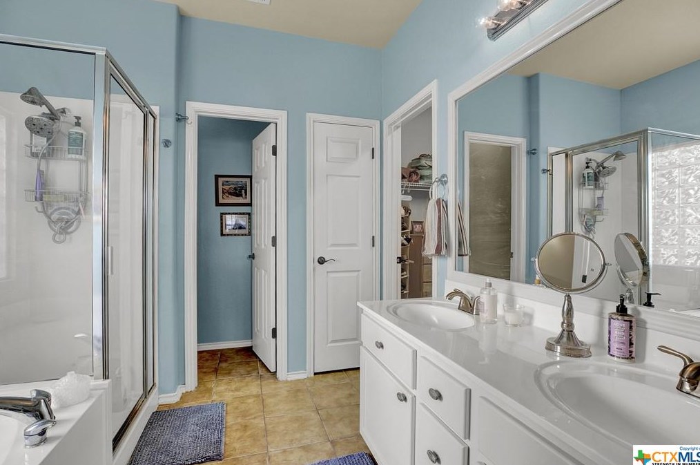 777 San Mateo, New Braunfels TX 78132-2874 exterior