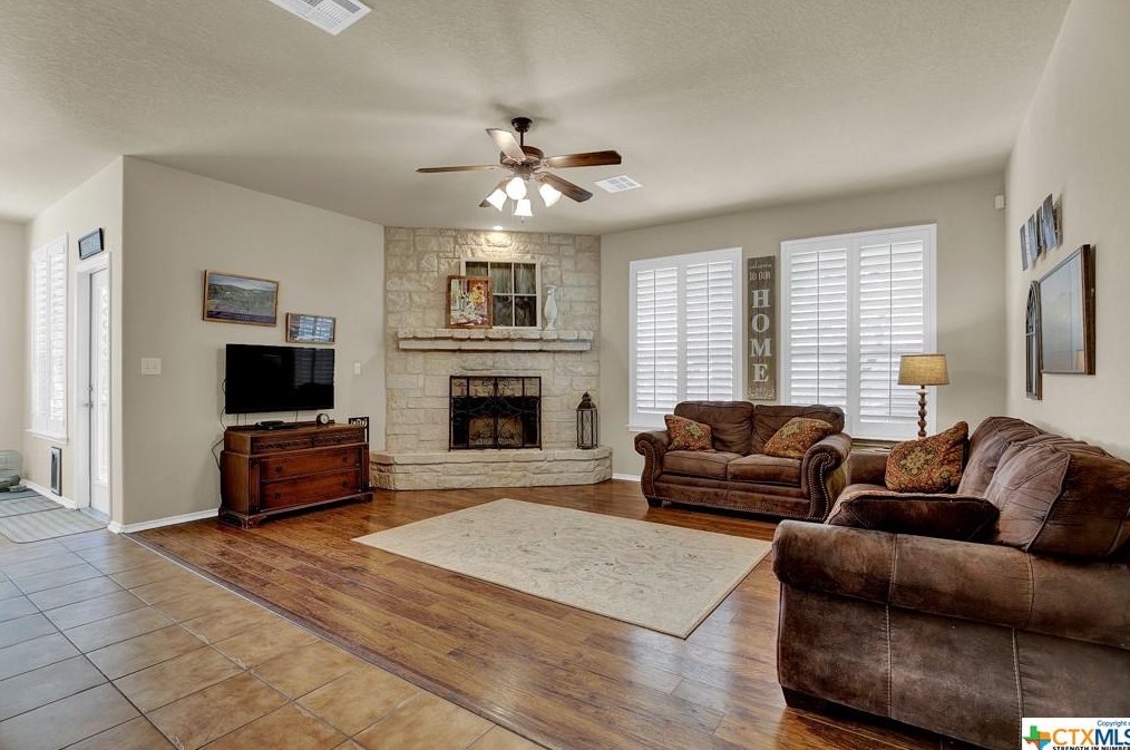 777 San Mateo, New Braunfels TX 78132-2874 exterior