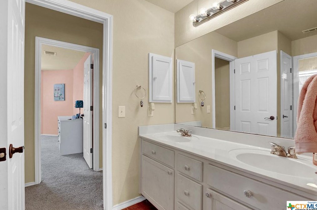 777 San Mateo, New Braunfels TX 78132-2874 exterior