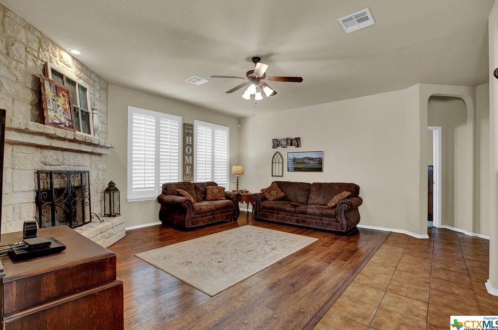 777 San Mateo, New Braunfels TX 78132-2874 exterior