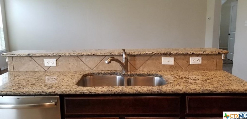 5120 Siltstone Loop, Killeen TX 76542-5860 exterior