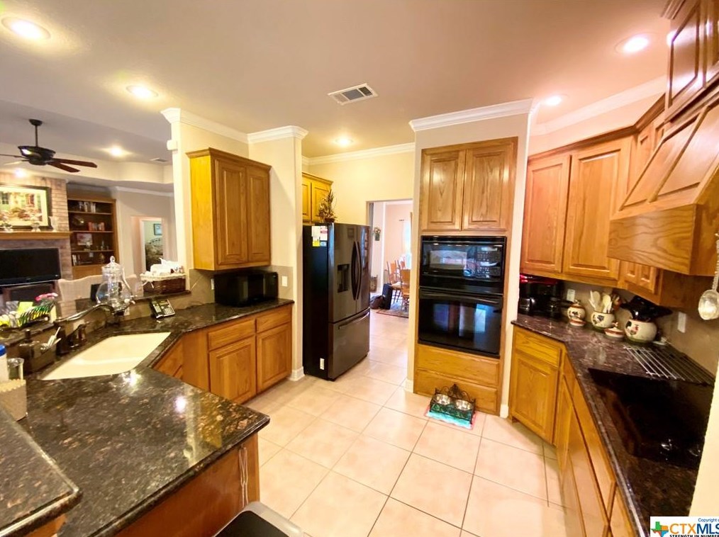 404 Prospector Trl, Killeen TX 76548-2422 exterior