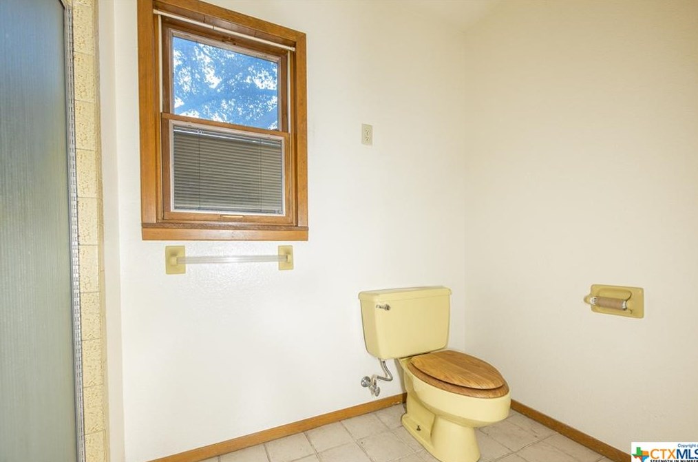 1065 Booneville Ave, New Braunfels TX 78130-4912 exterior