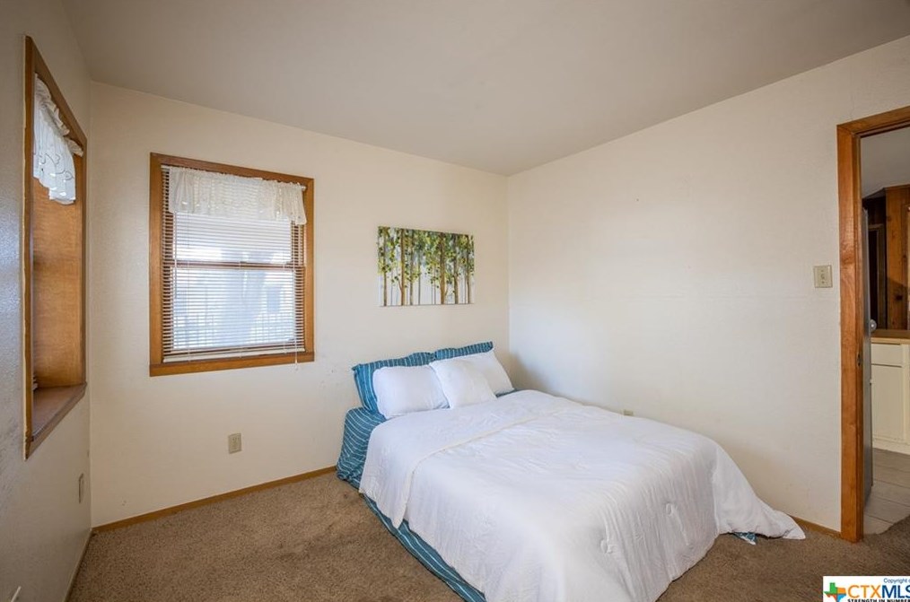 1065 Booneville Ave, New Braunfels TX 78130-4912 exterior