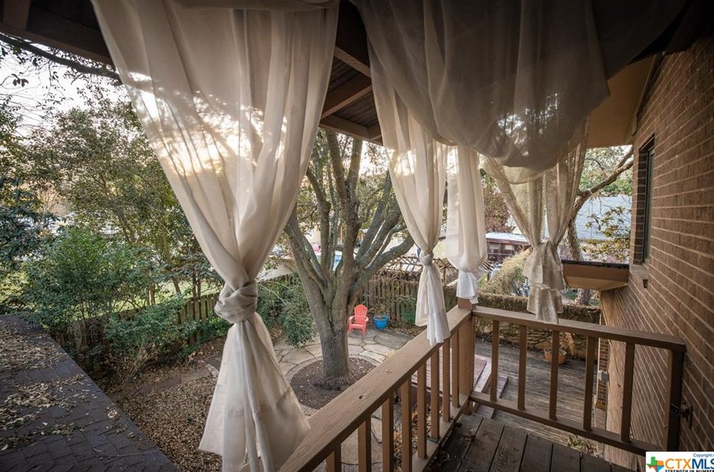 1065 Booneville Ave, New Braunfels TX 78130-4912 exterior