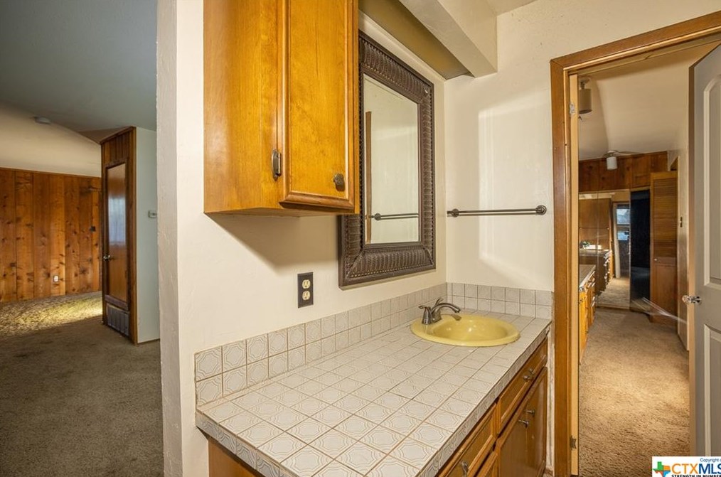 1065 Booneville Ave, New Braunfels TX 78130-4912 exterior