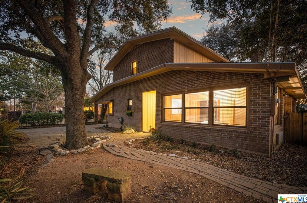 1065 Booneville Ave, New Braunfels TX 78130-4912 exterior