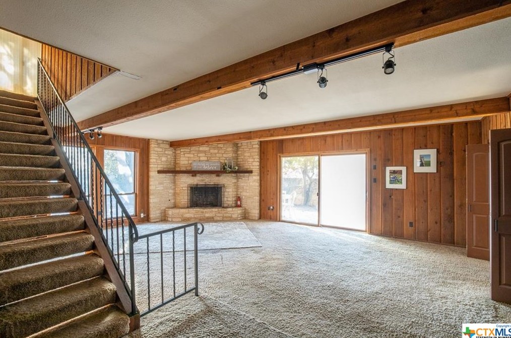 1065 Booneville Ave, New Braunfels TX 78130-4912 exterior