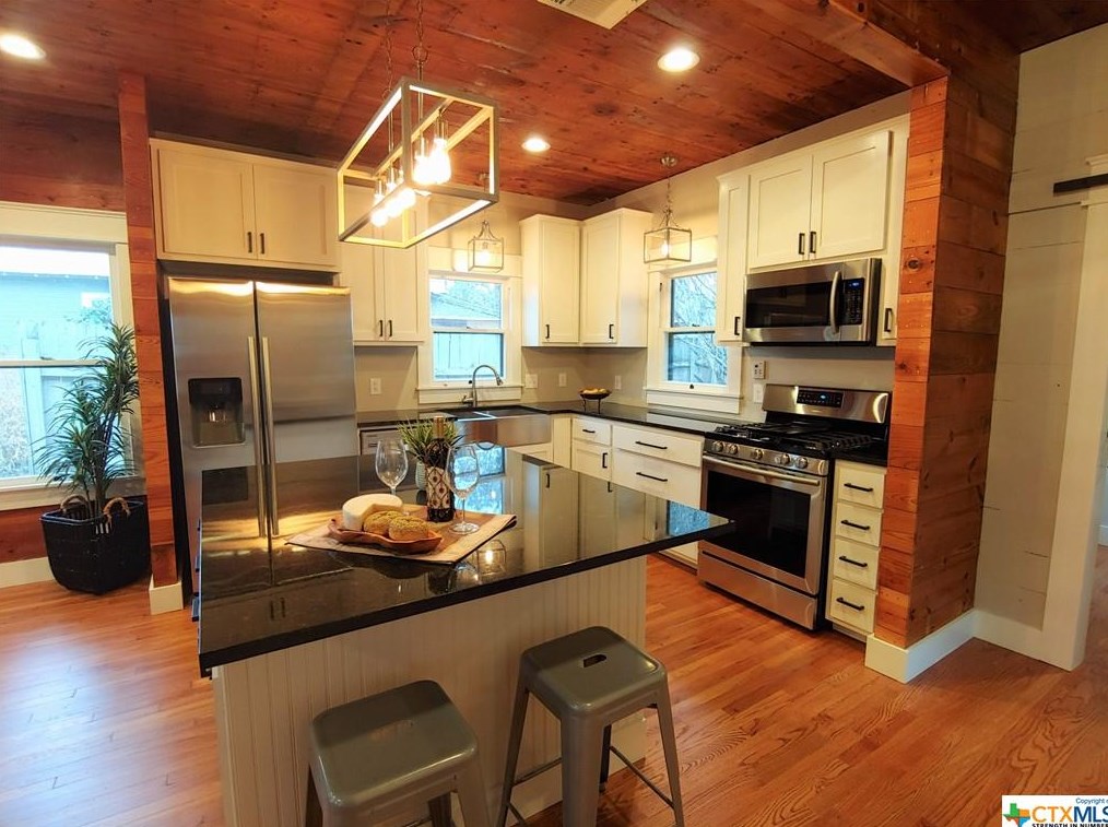 519 Magazine Ave, New Braunfels TX 78130-5754 exterior